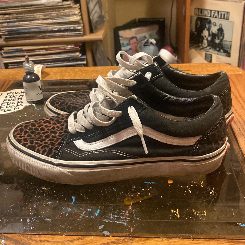 Distressed custom vans - Picture 7 of 12
